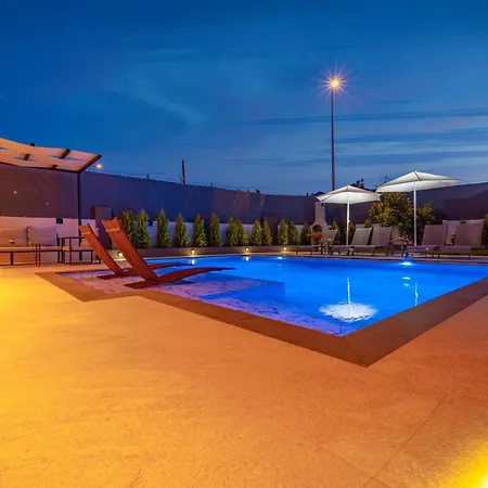 Tierra Detached Ultra Luxurious Villa